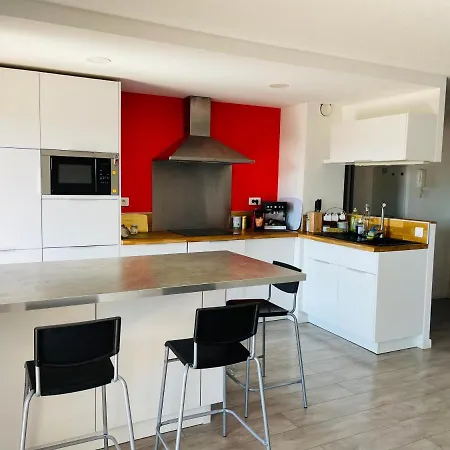 Tres Beau F3 Dans Residence Avec Piscine. Fréjus