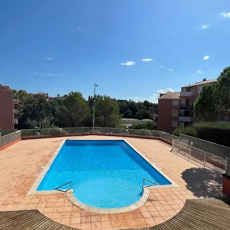 Apartman Tres Beau F3 Dans Residence Avec Piscine. *